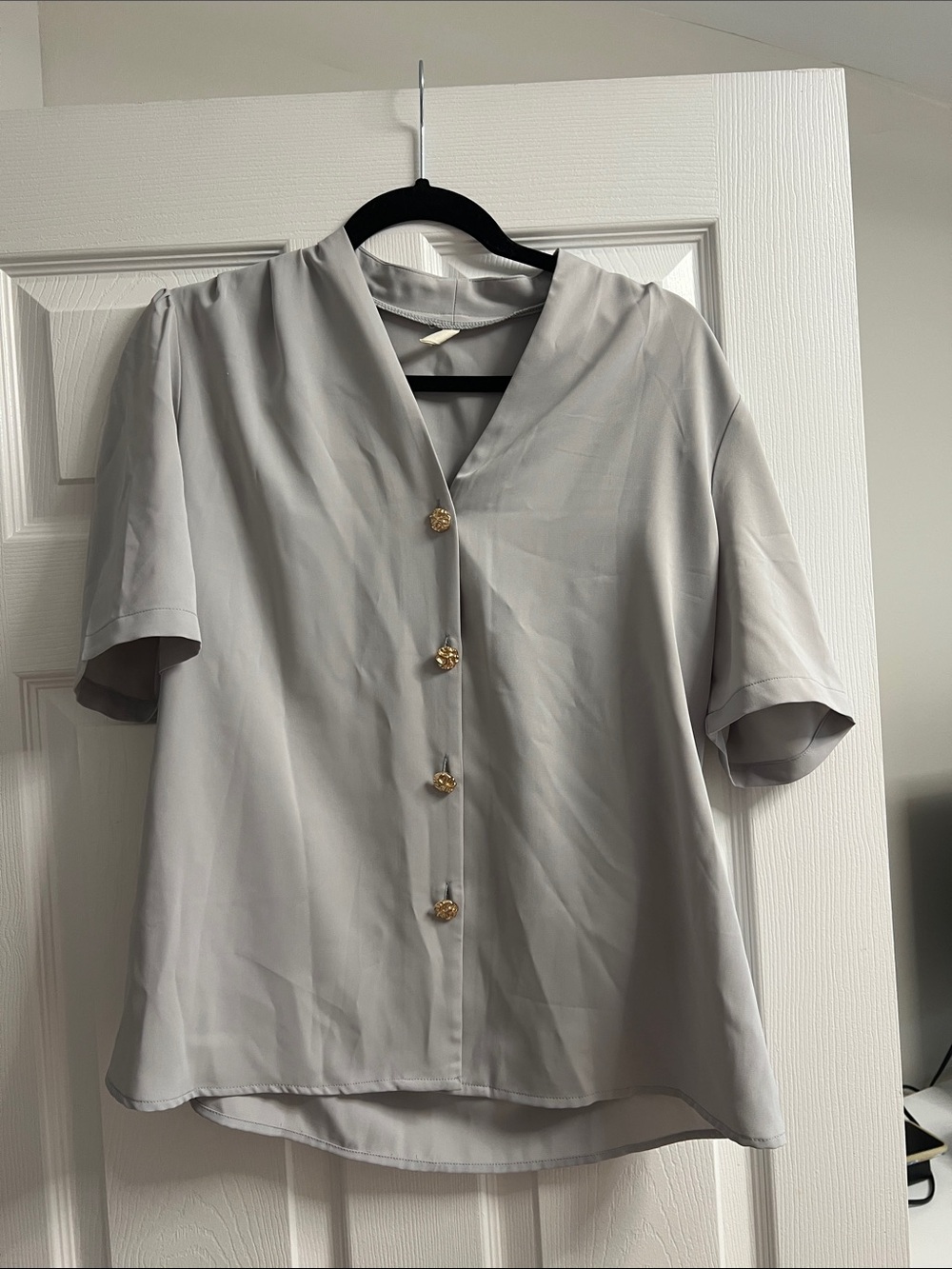 Classic Short-Sleeve Button Front Blouse in Light Gray